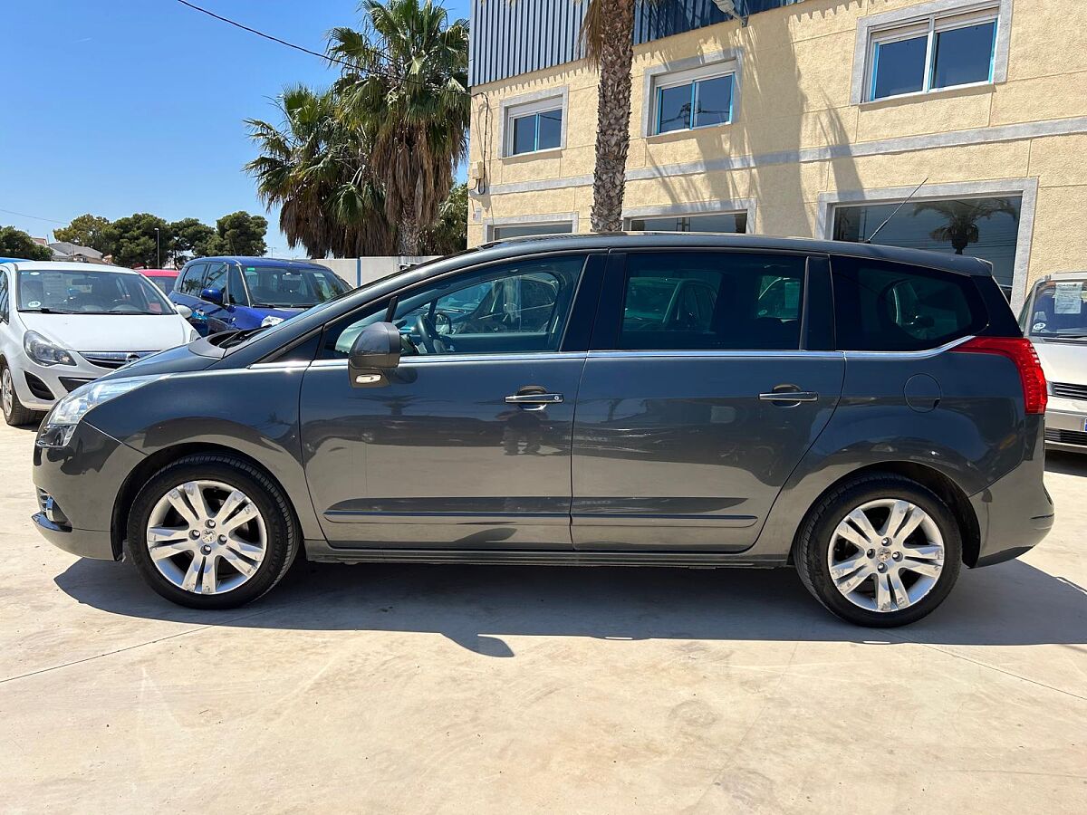 PEUGEOT 5008 SPORT PACK 1.6 E-HDI AUTO SPANISH LHD IN SPAIN 125K 5 SEATS SUPERB 2012